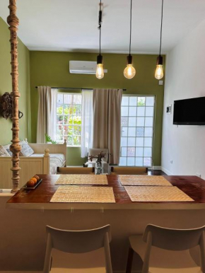 Cálido monoambiente con amplia cocina en Villa Devoto